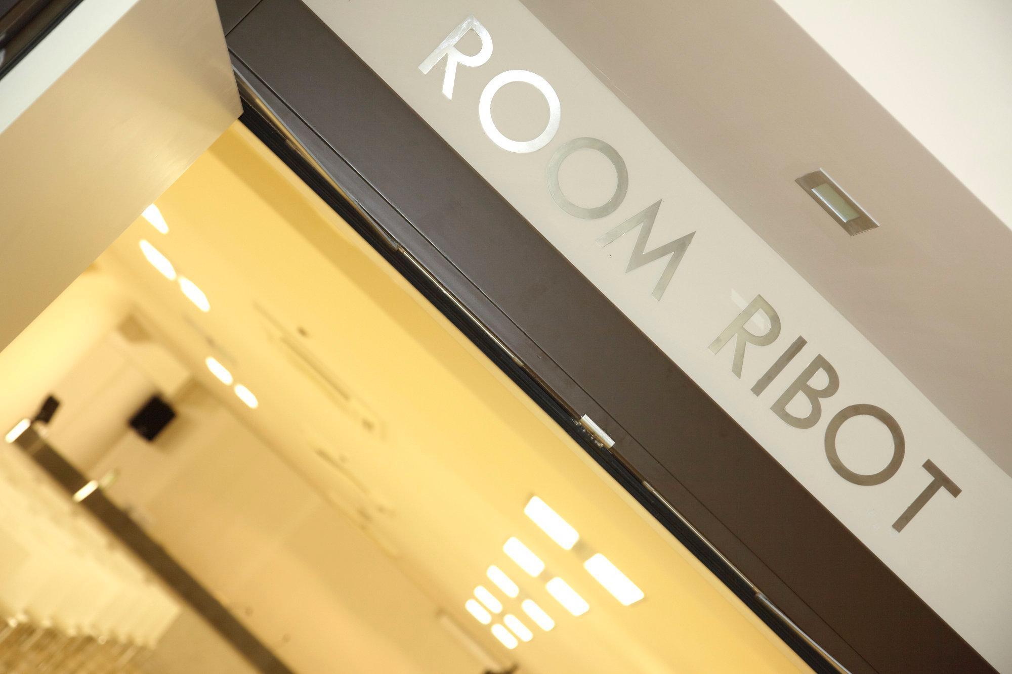 Pisa Tower Plaza 호텔 외부 사진 Room Robot