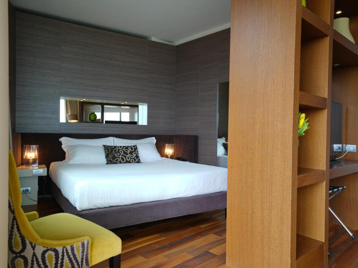 Pisa Tower Plaza 호텔 외부 사진 A bedroom at the hotel