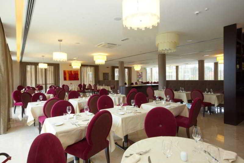Pisa Tower Plaza 호텔 레스토랑 사진 Restaurant