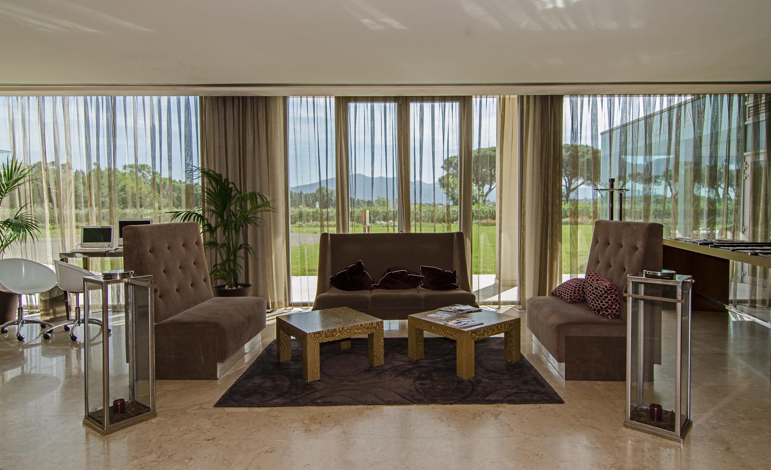 Pisa Tower Plaza 호텔 내부 사진 The interior of the clubhouse